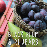 Duftkerze Black Plum & Rhubarb im Glas 130g