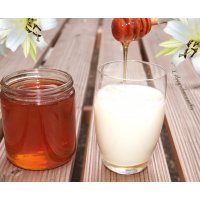 Duftkerze Milk & Honey im Glas 290g mit Holzdocht